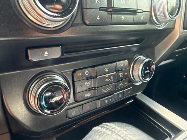 Used 2017 Ford F150 Platinum w/ Equipment Group 701A Luxury AWD/4WD image 32