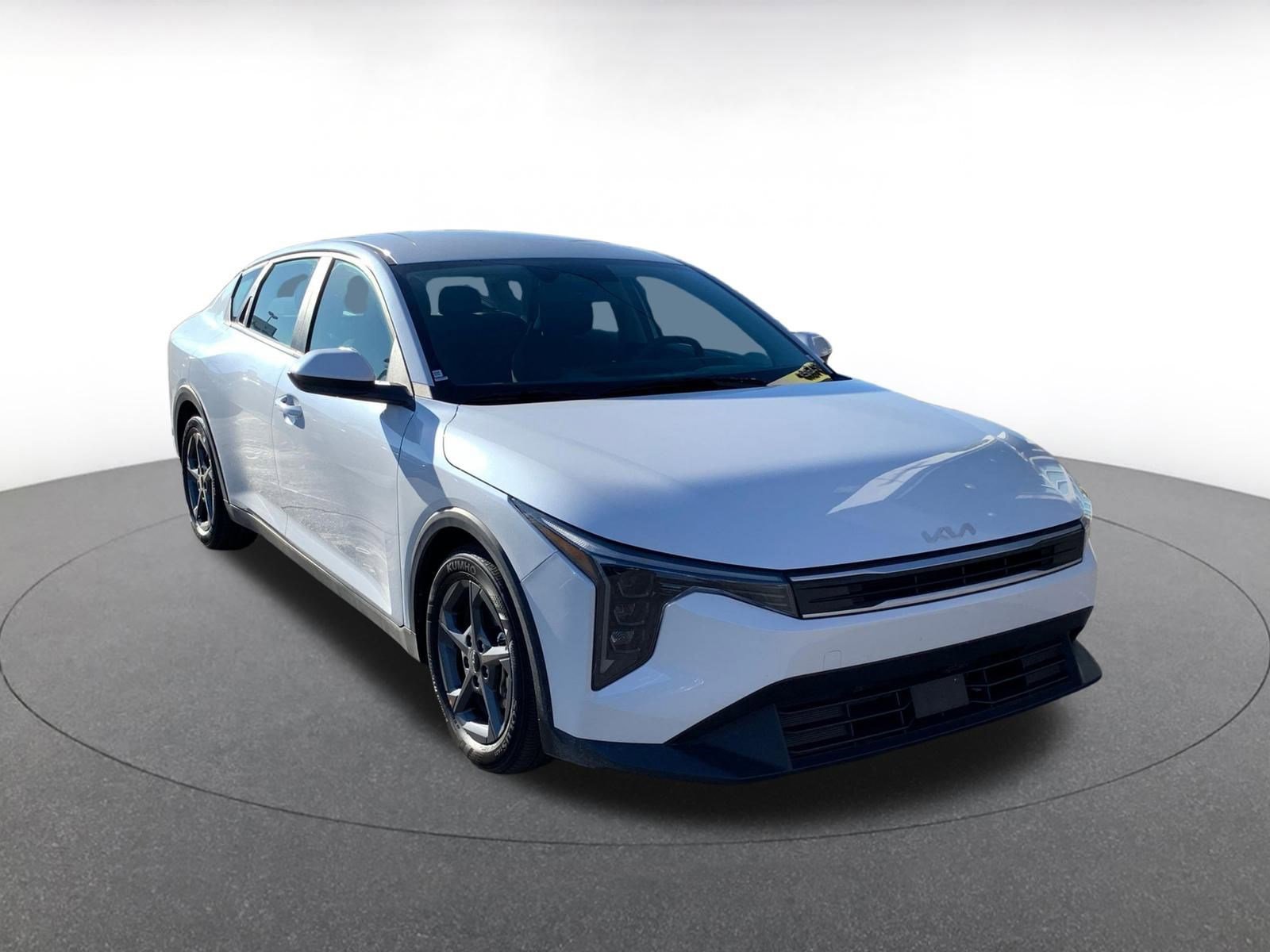 Used 2025 Kia K4 LXS image 1