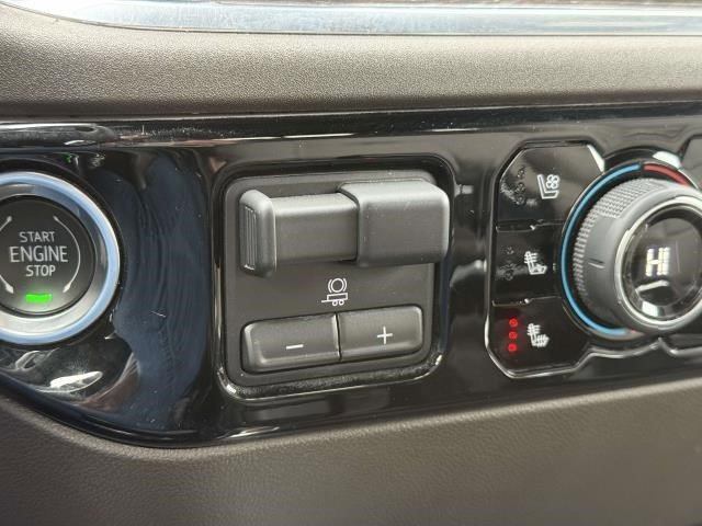 Certified 2024 Chevrolet Silverado 1500 LTZ w/ Technology Package image 23