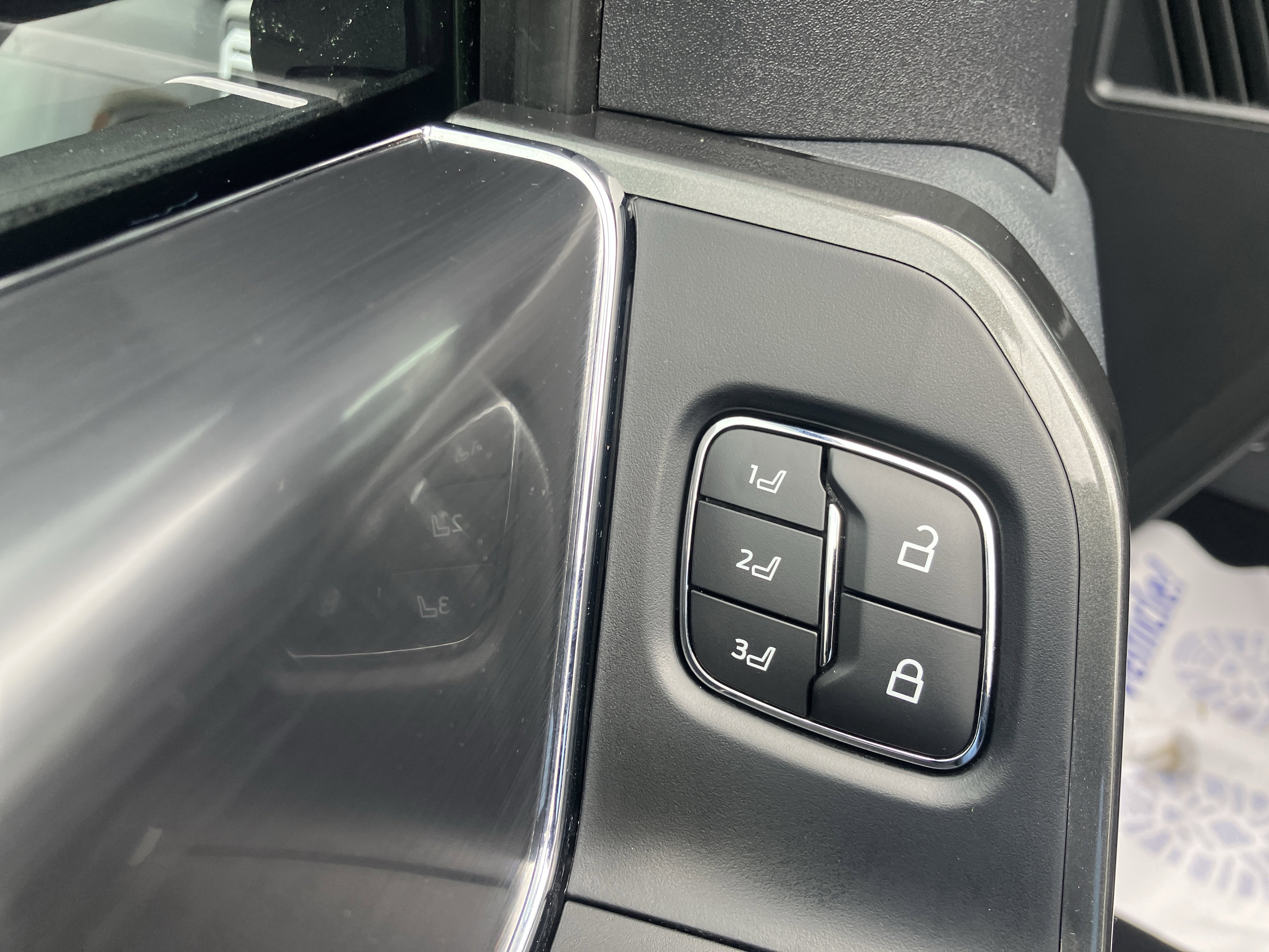 Used 2023 Ford F150 Lariat w/ Equipment Group 502A High image 18