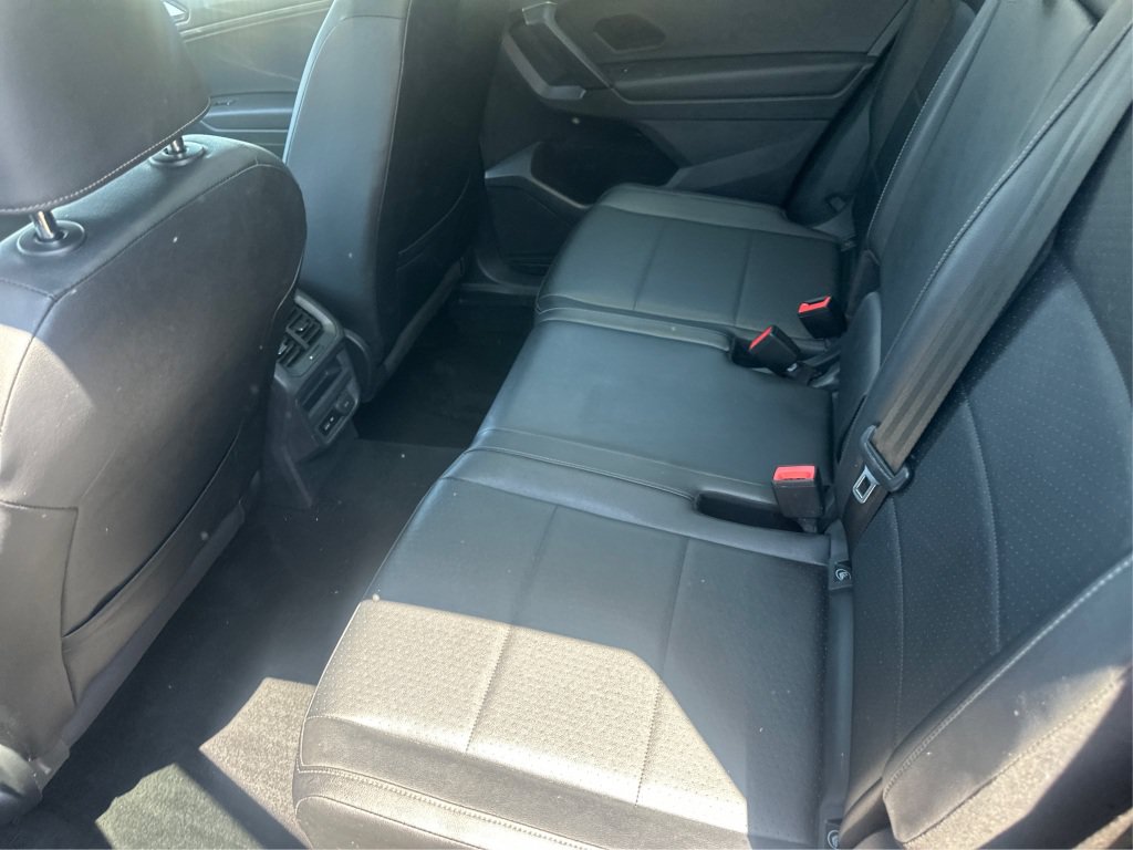 Used 2019 Volkswagen Tiguan SE w/ Panoramic Sunroof Package AWD/4WD image 12