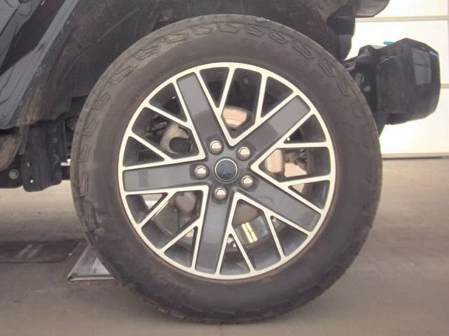 Used 2024 Jeep Wrangler High Altitude AWD/4WD image 23