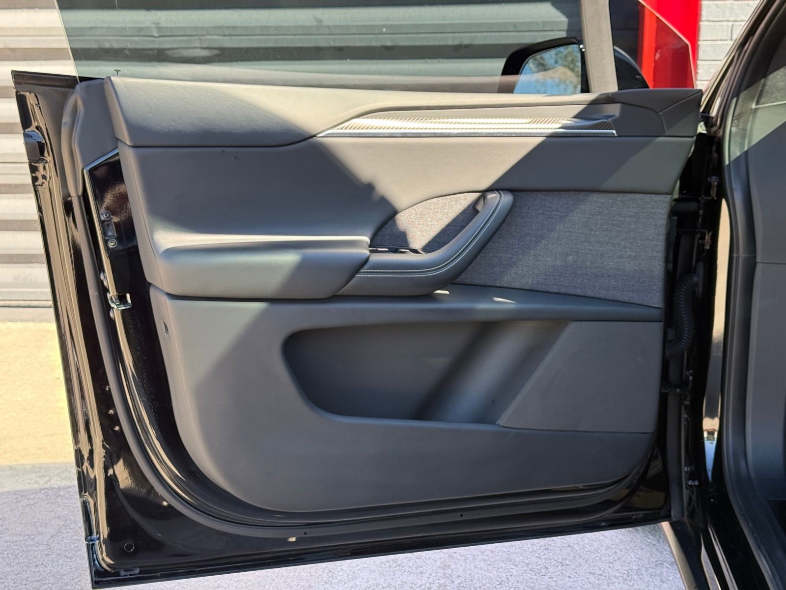 Used 2022 Tesla Model X Plaid image 13