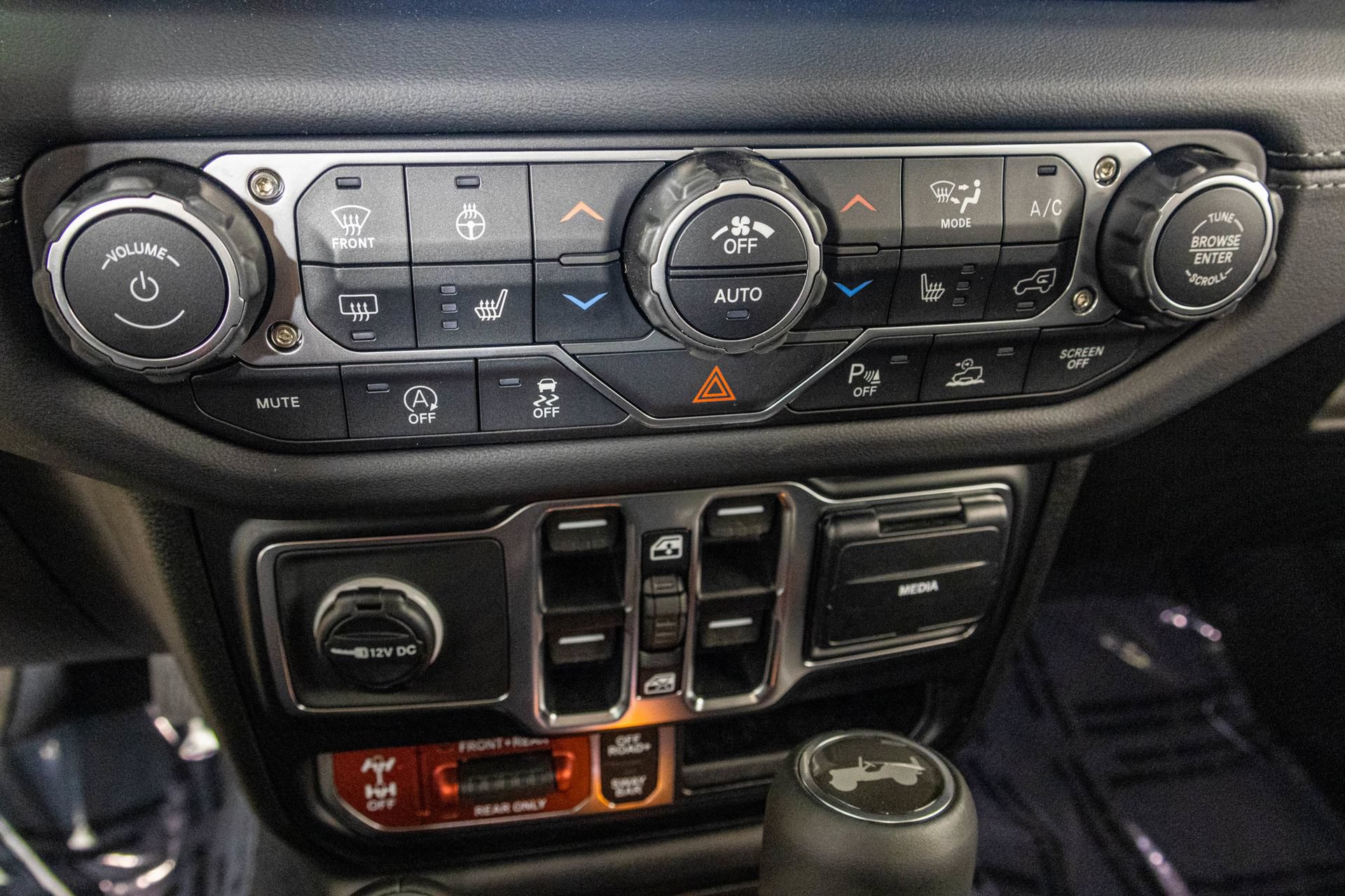 New 2026 Jeep Wrangler Unlimited Rubicon AWD/4WD image 25