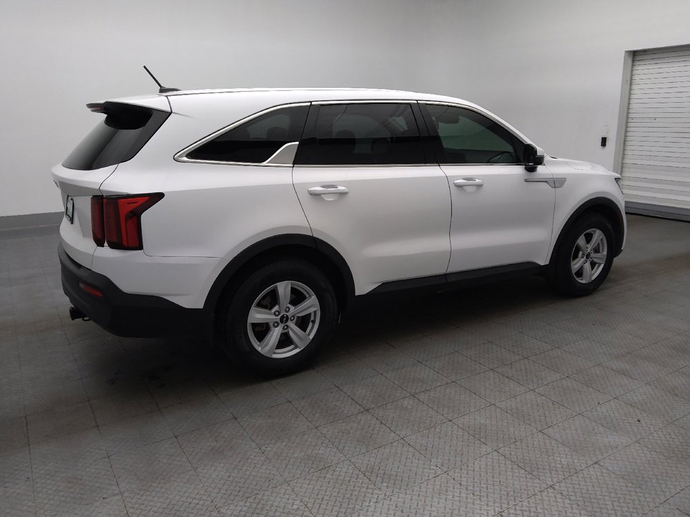 Used 2023 Kia Sorento LX image 10
