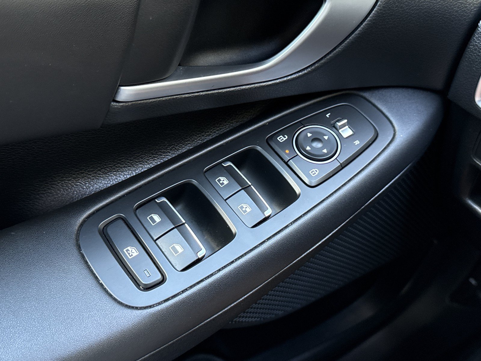 Certified 2025 Hyundai Sonata SEL FWD image 16