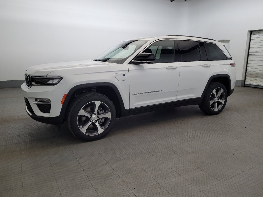 Used 2023 Jeep Grand Cherokee 4WD 4xe image 2