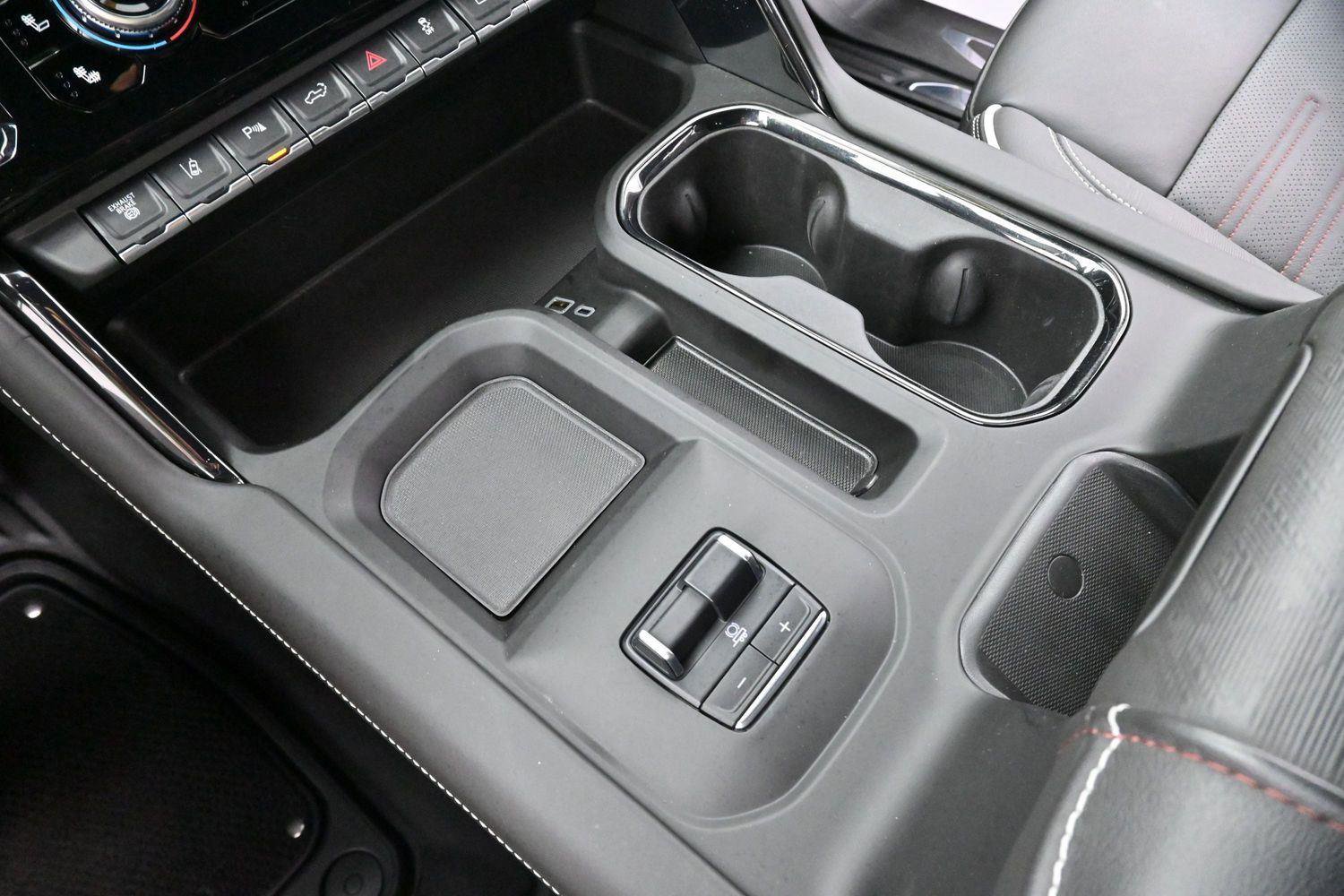 Used 2024 GMC Sierra 2500 AT4X AWD/4WD image 25