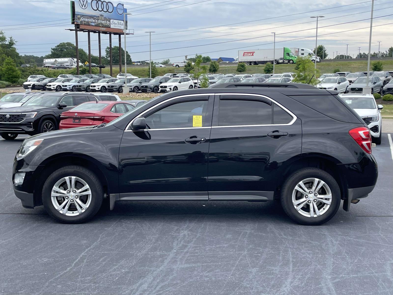 Used 2017 Chevrolet Equinox LT w/ Convenience Package FWD image 4