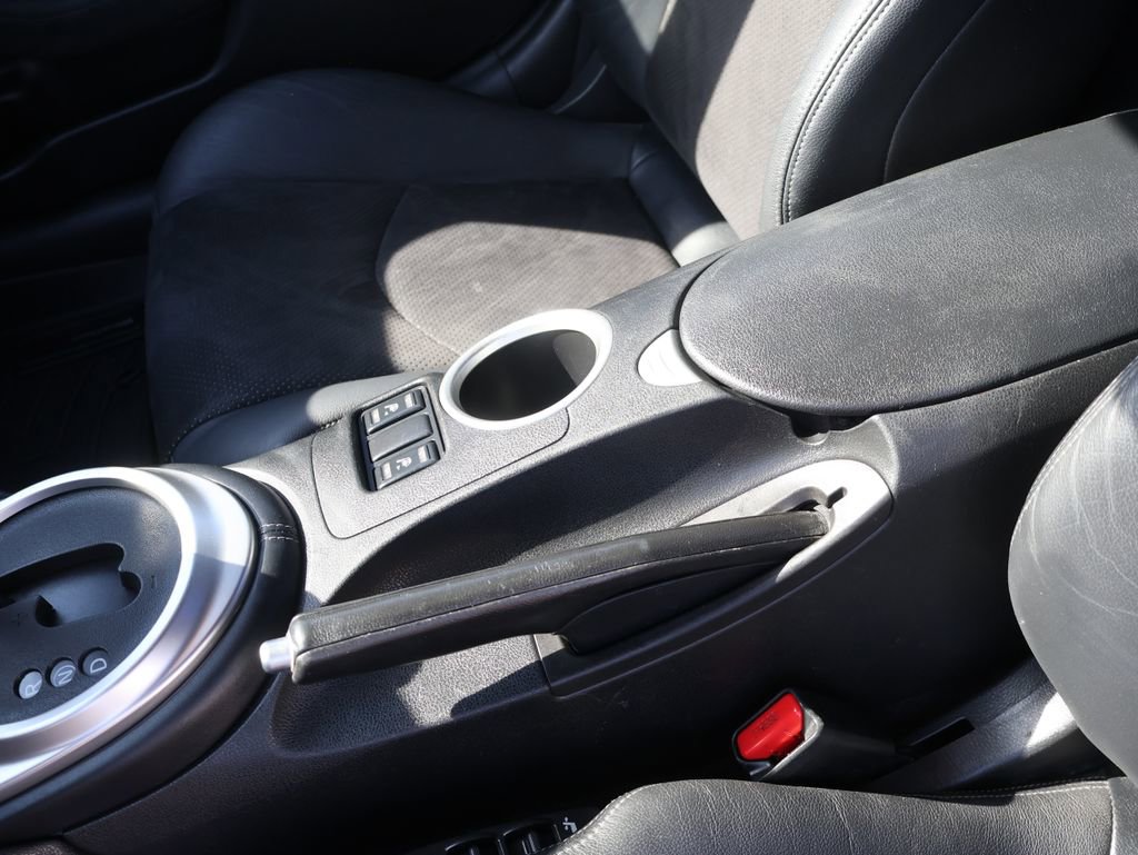 Used 2010 Nissan 370Z Touring image 13