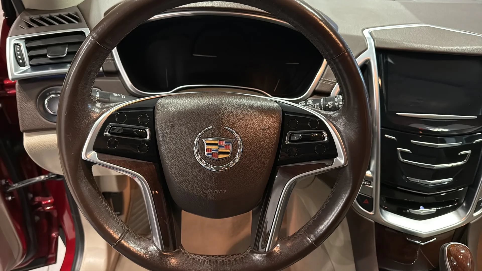 Used 2015 Cadillac SRX Luxury w/ Driver Awareness Package FWD image 19