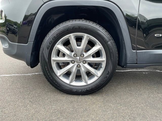 Used 2017 Jeep Cherokee Limited AWD/4WD image 32