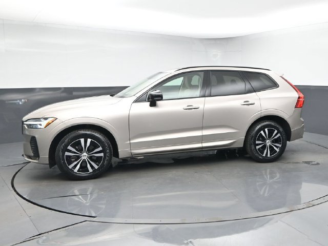 Used 2024 Volvo XC60 B5 Core w/ Protection Package Premier AWD/4WD image 4