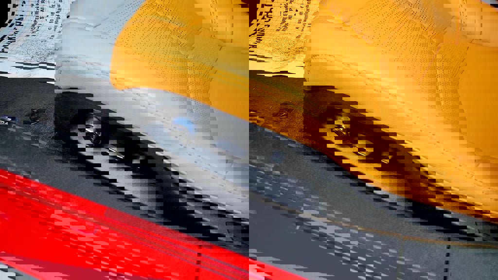 Used 2025 Chevrolet Corvette Stingray Preferred Cpe w/ Body-Color Dual Roof Package RWD image 12