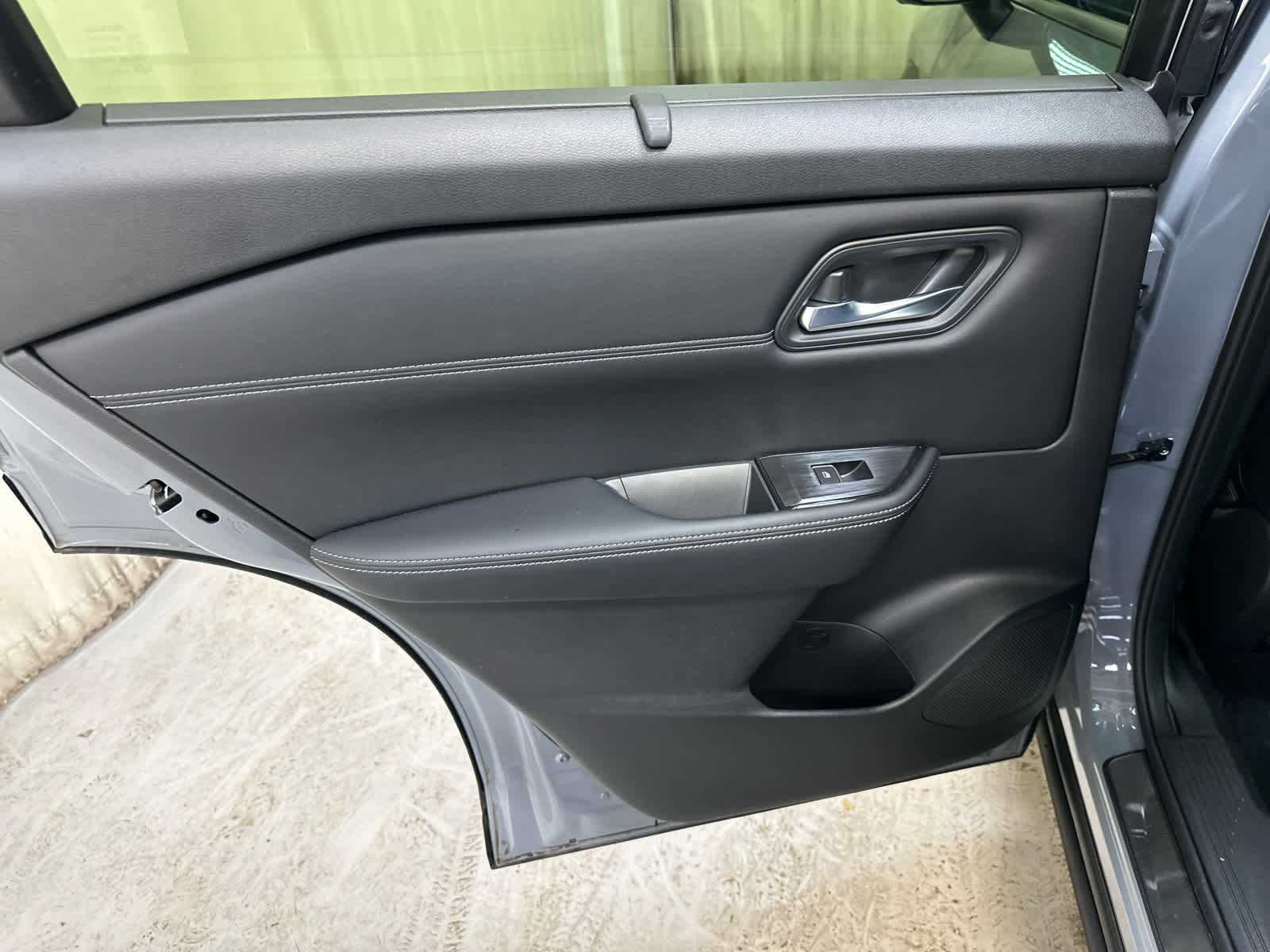 Certified 2025 Nissan Rogue SL w/ Tech Package image 29