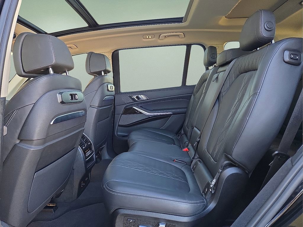 Used 2023 BMW X7 xDrive40i AWD/4WD image 15