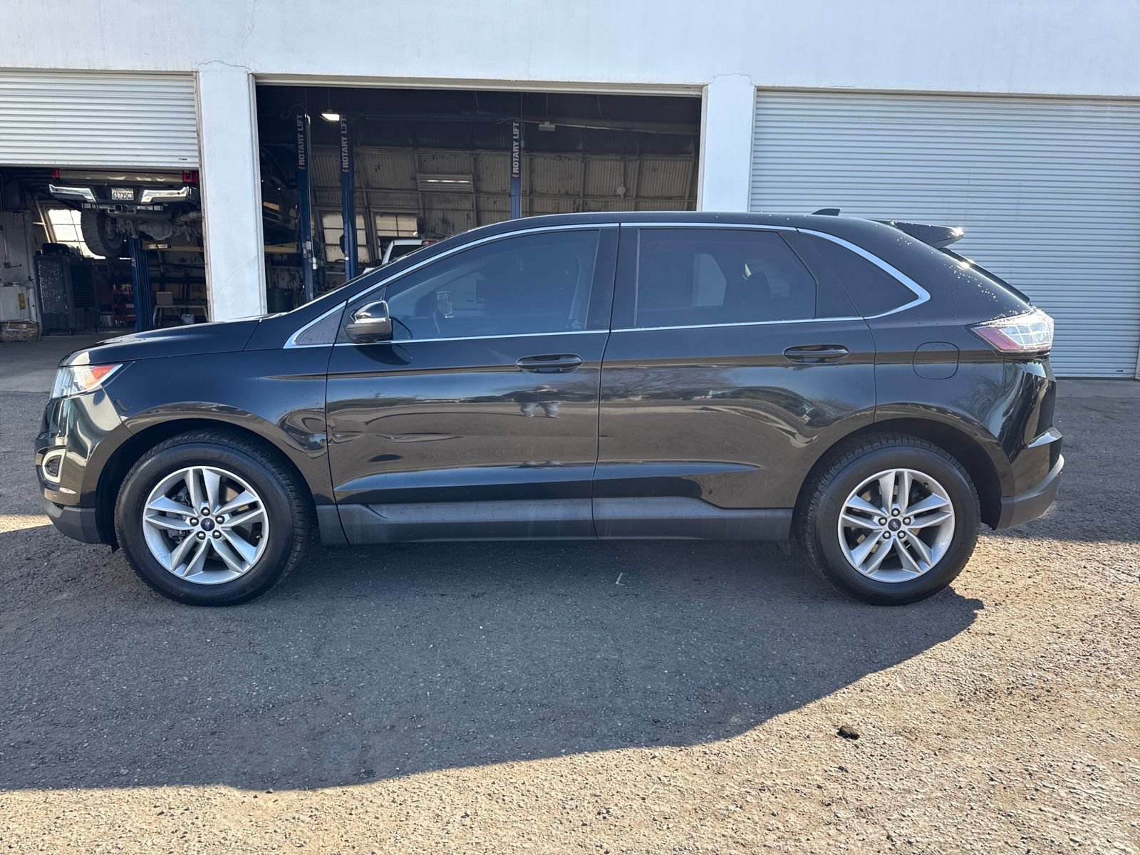 Used 2015 Ford Edge SEL image 2