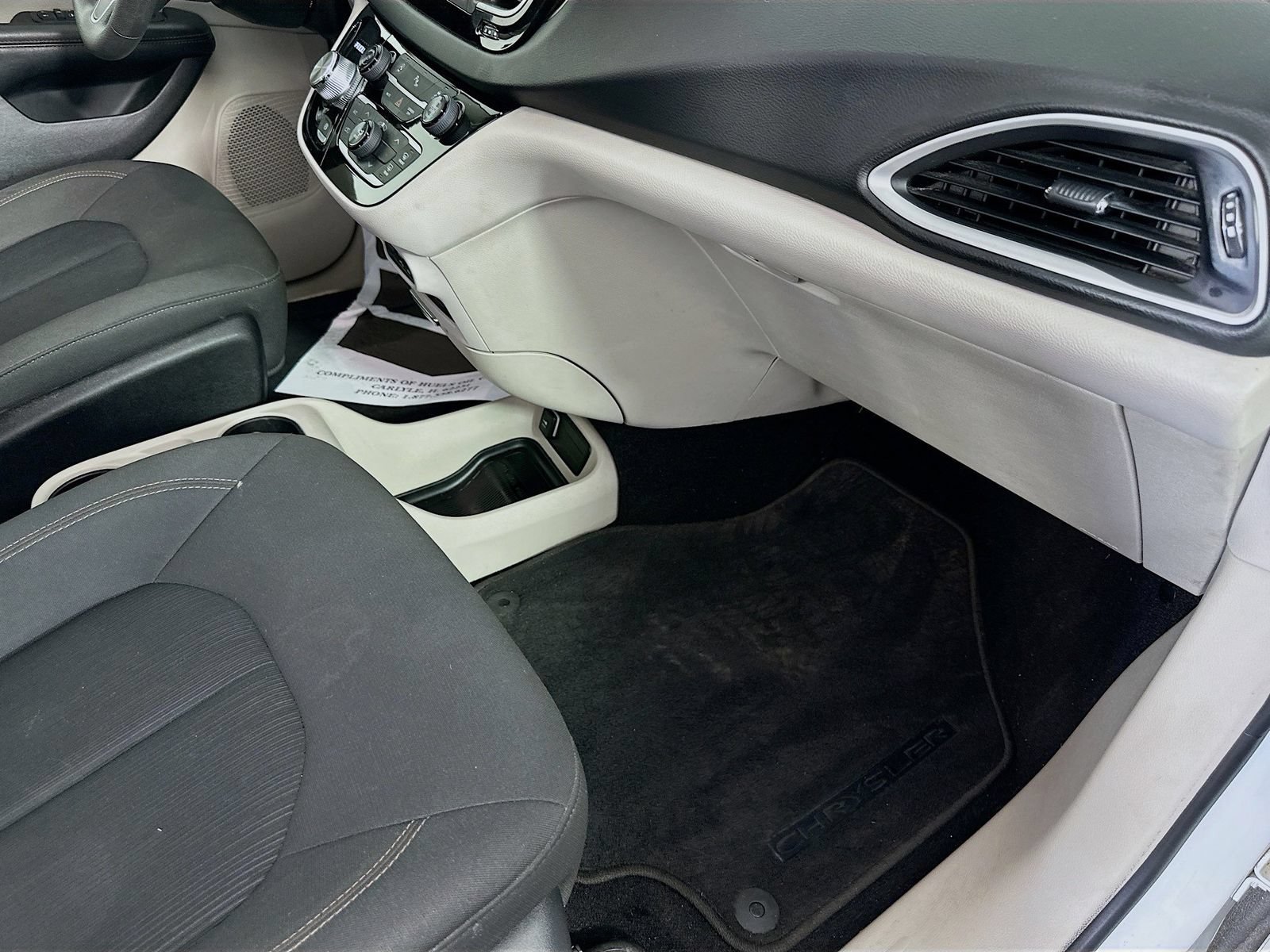 Used 2018 Chrysler Pacifica LX FWD image 33