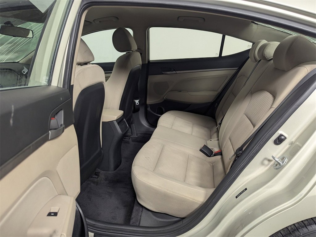 Used 2017 Hyundai Elantra SE image 24