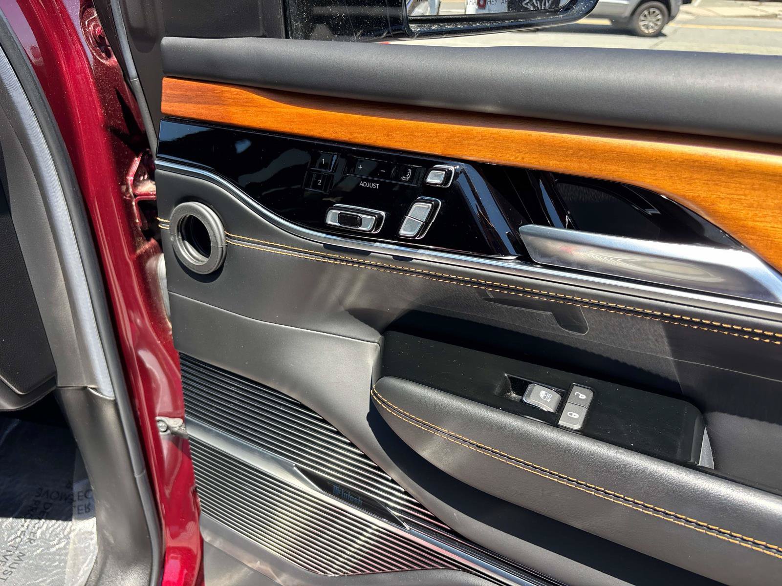 Certified 2022 Jeep Grand Wagoneer Series III w/ Rear Seat Video Group 1 AWD/4WD image 20