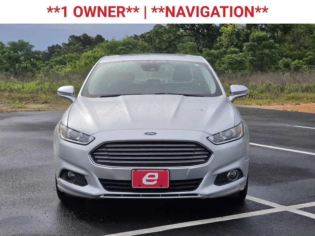 Used 2016 Ford Fusion SE w/ Equipment Group 202A FWD image 2
