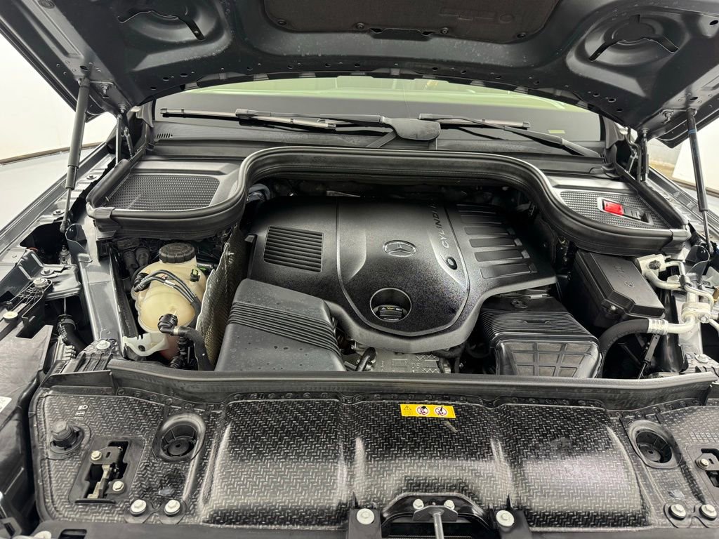 Used 2021 Mercedes-Benz GLS 450 4MATIC image 27
