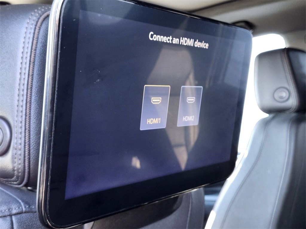 Used 2023 Chevrolet Suburban High Country w/ Premium Package 2 image 18