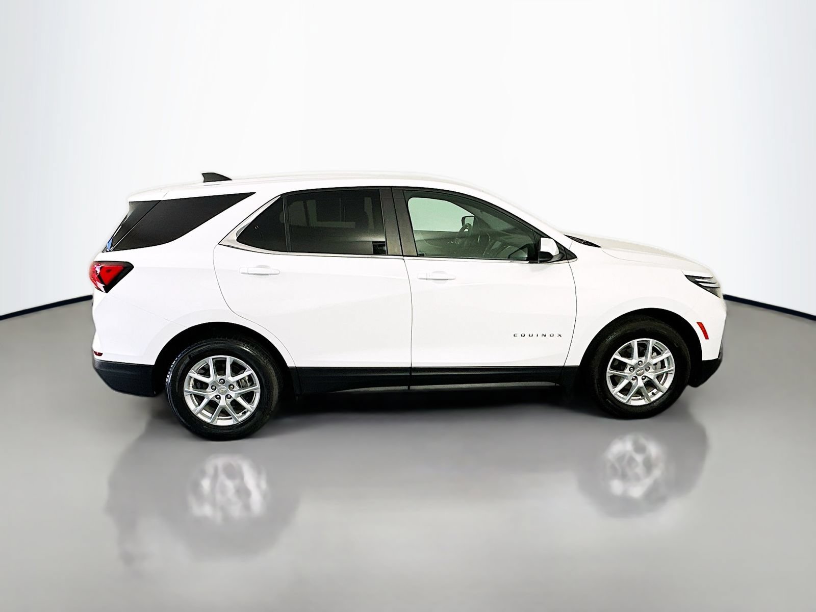 Used 2023 Chevrolet Equinox LT FWD image 8