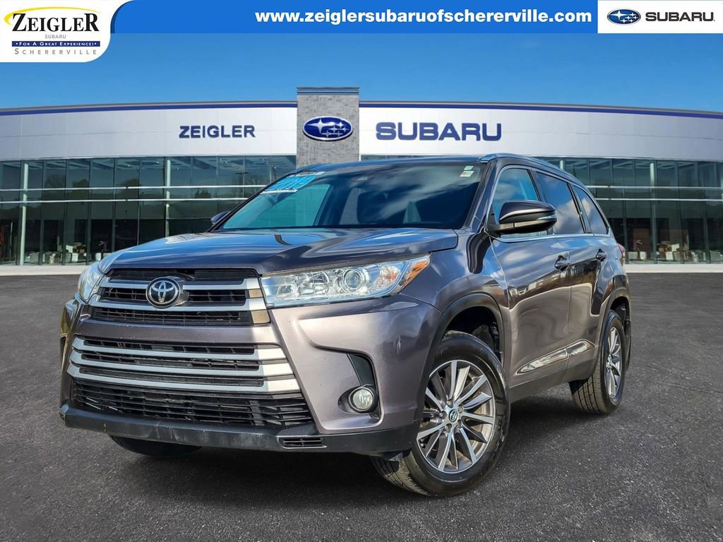 Used 2019 Toyota Highlander XLE AWD/4WD image 1