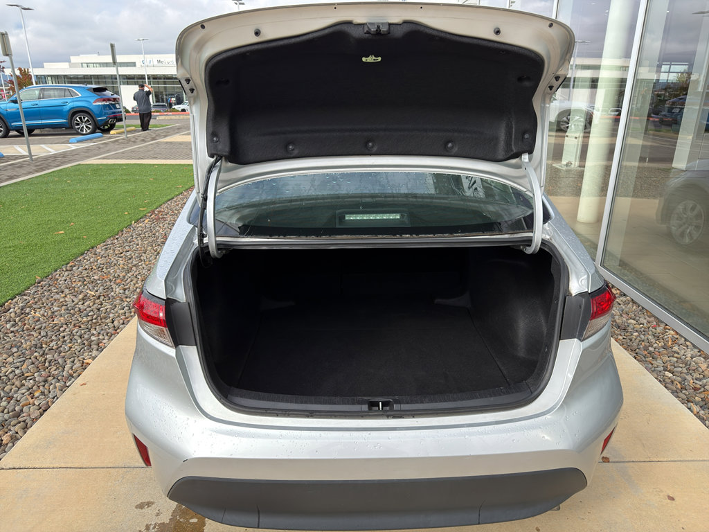 Used 2023 Toyota Corolla LE image 8