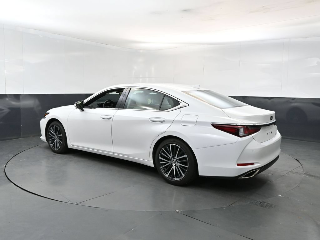 Used 2024 Lexus ES 350 w/ Premium Package FWD image 3