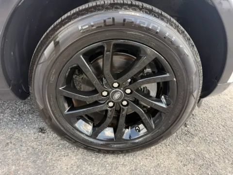 Used 2016 Land Rover Discovery Sport SE AWD/4WD image 9
