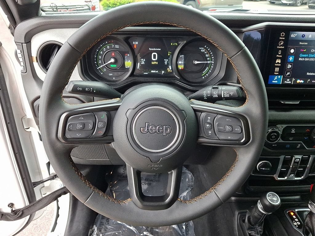 Used 2024 Jeep Wrangler Unlimited AWD/4WD image 18