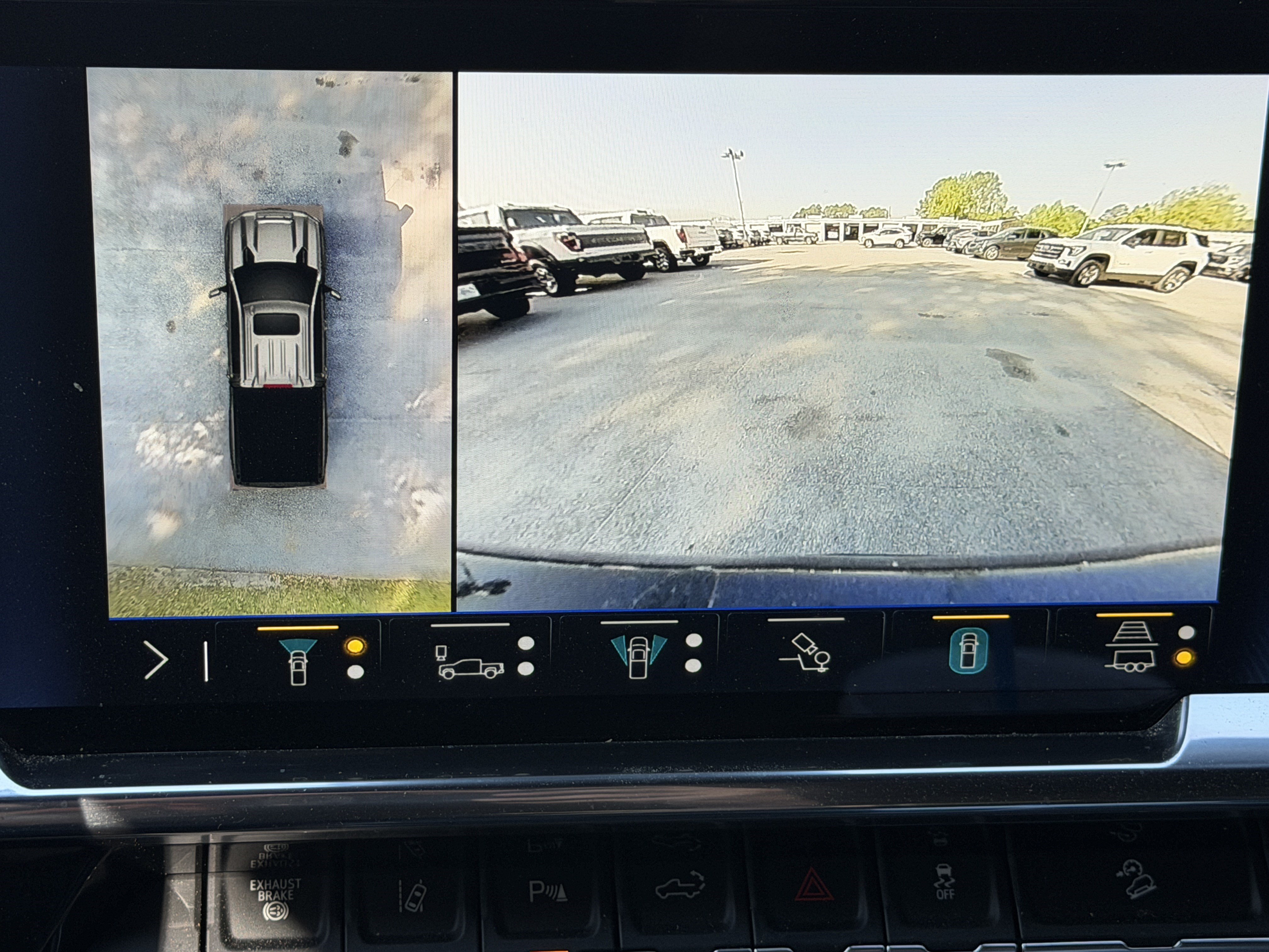 Used 2025 Chevrolet Silverado 2500 LTZ w/ LTZ Plus Package AWD/4WD image 33
