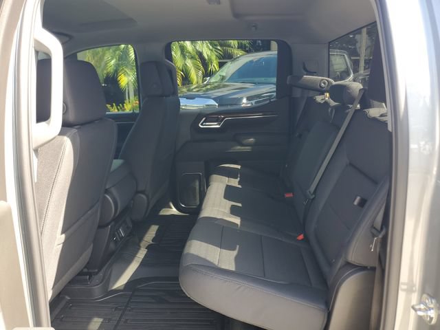 New 2026 GMC Sierra 1500 Elevation w/ LPO, Elevation Black Package AWD/4WD image 5