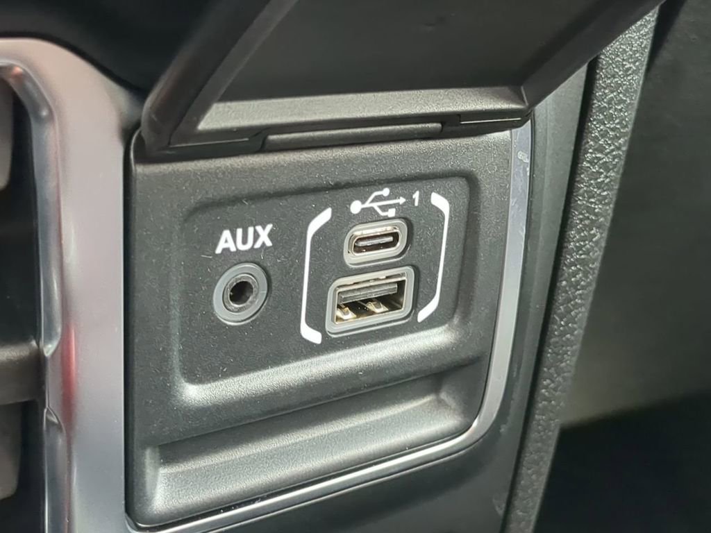 Used 2025 Jeep Gladiator Rubicon w/ Safety Group image 21