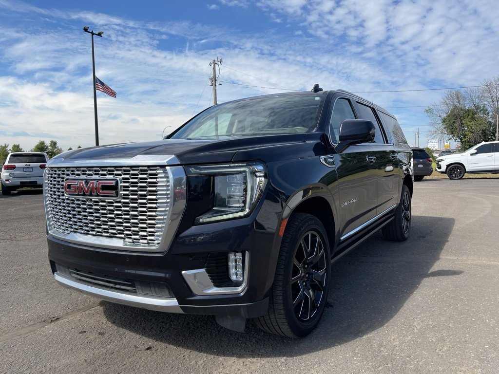 Used 2023 GMC Yukon XL Denali w/ Max Trailering Package image 11