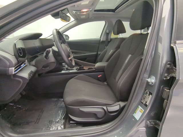 Used 2025 Hyundai Elantra SEL FWD image 18