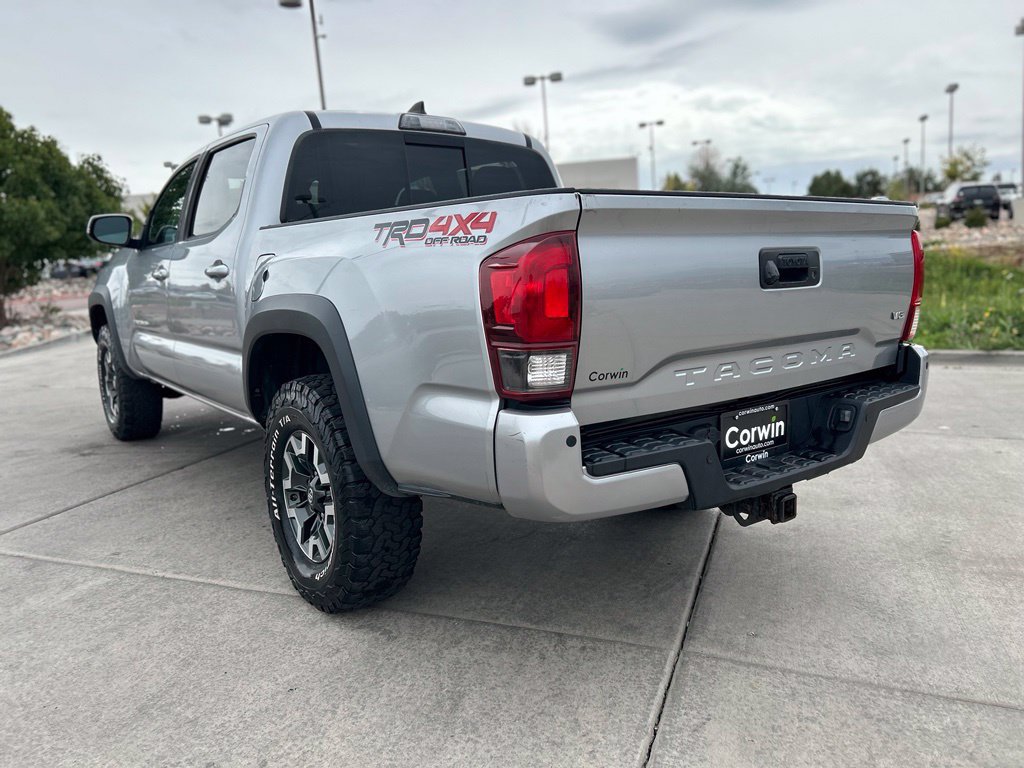 Used 2019 Toyota Tacoma TRD Off-Road w/ Technology Package AWD/4WD image 5