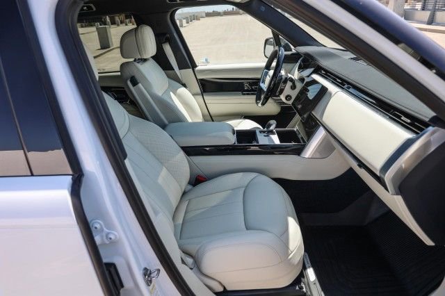 New 2025 Land Rover Range Rover SE image 18