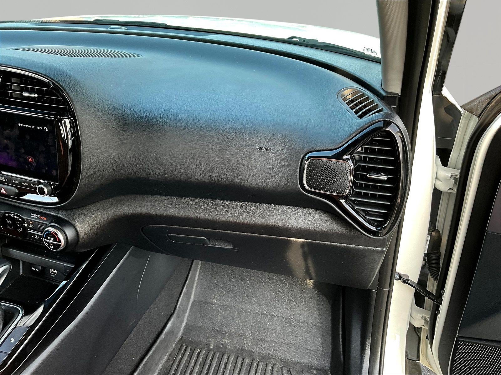 Used 2025 Kia Soul EX FWD image 25