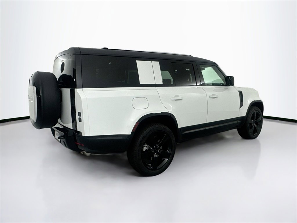 New 2026 Land Rover Defender 130 X-Dynamic SE image 5