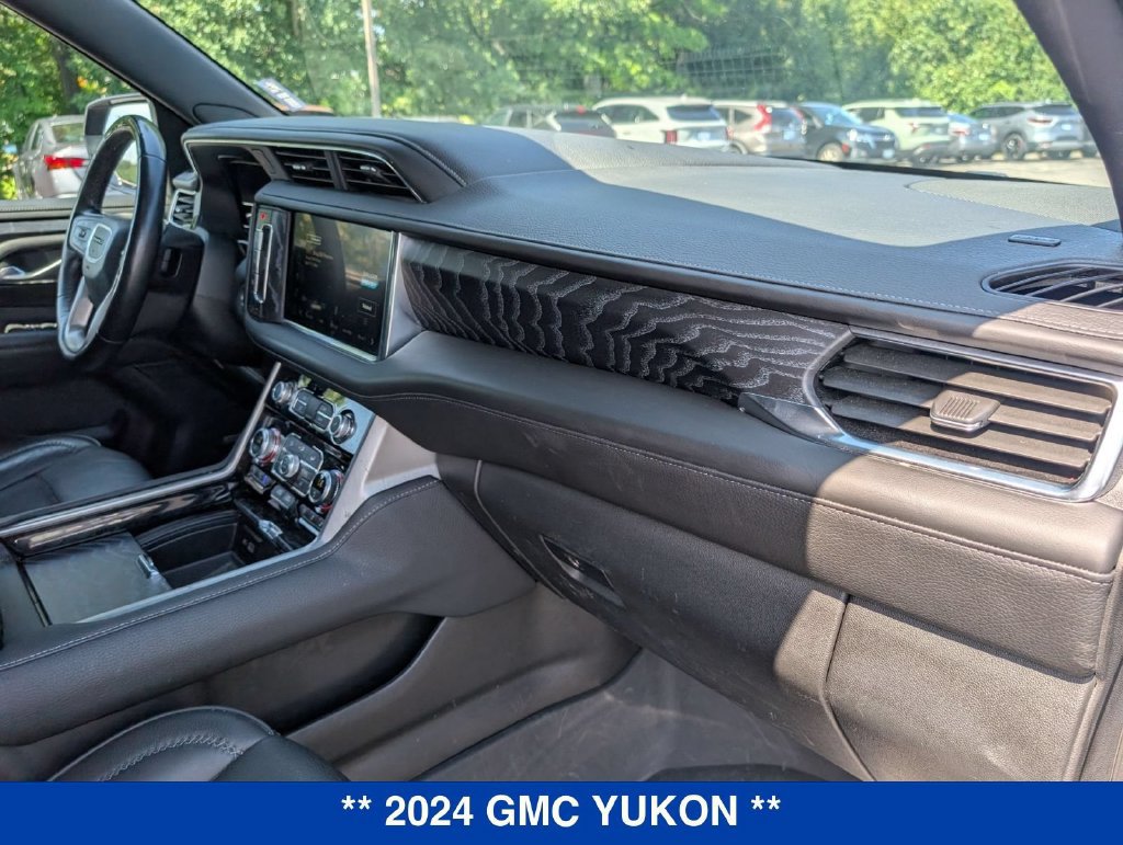 Used 2024 GMC Yukon Denali w/ Advanced Technology Package AWD/4WD image 45