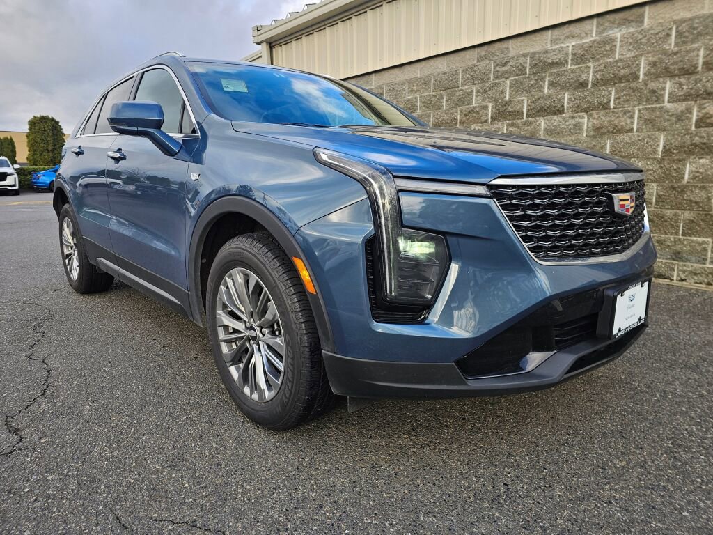 Used 2025 Cadillac XT4 Premium Luxury image 15