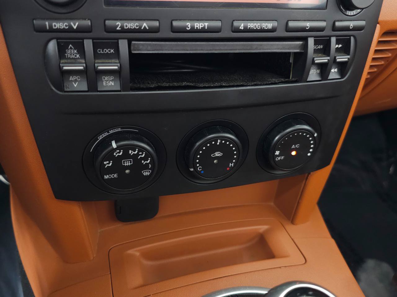 Used 2006 MAZDA MX-5 Miata Grand Touring w/ Premium Pkg RWD image 23