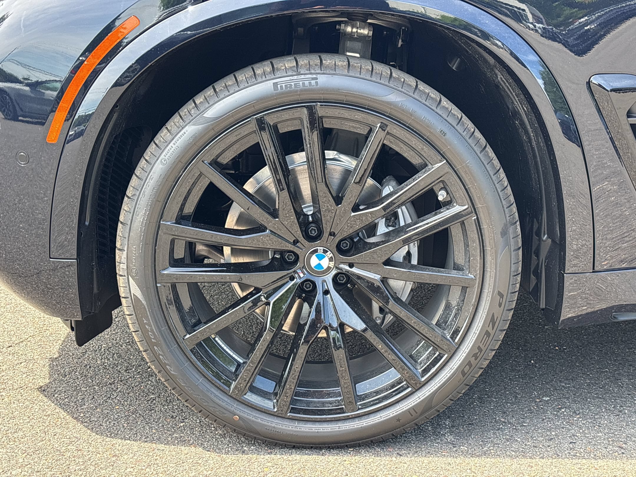 New 2026 BMW X5 xDrive40i w/ M Sport Package AWD/4WD image 11