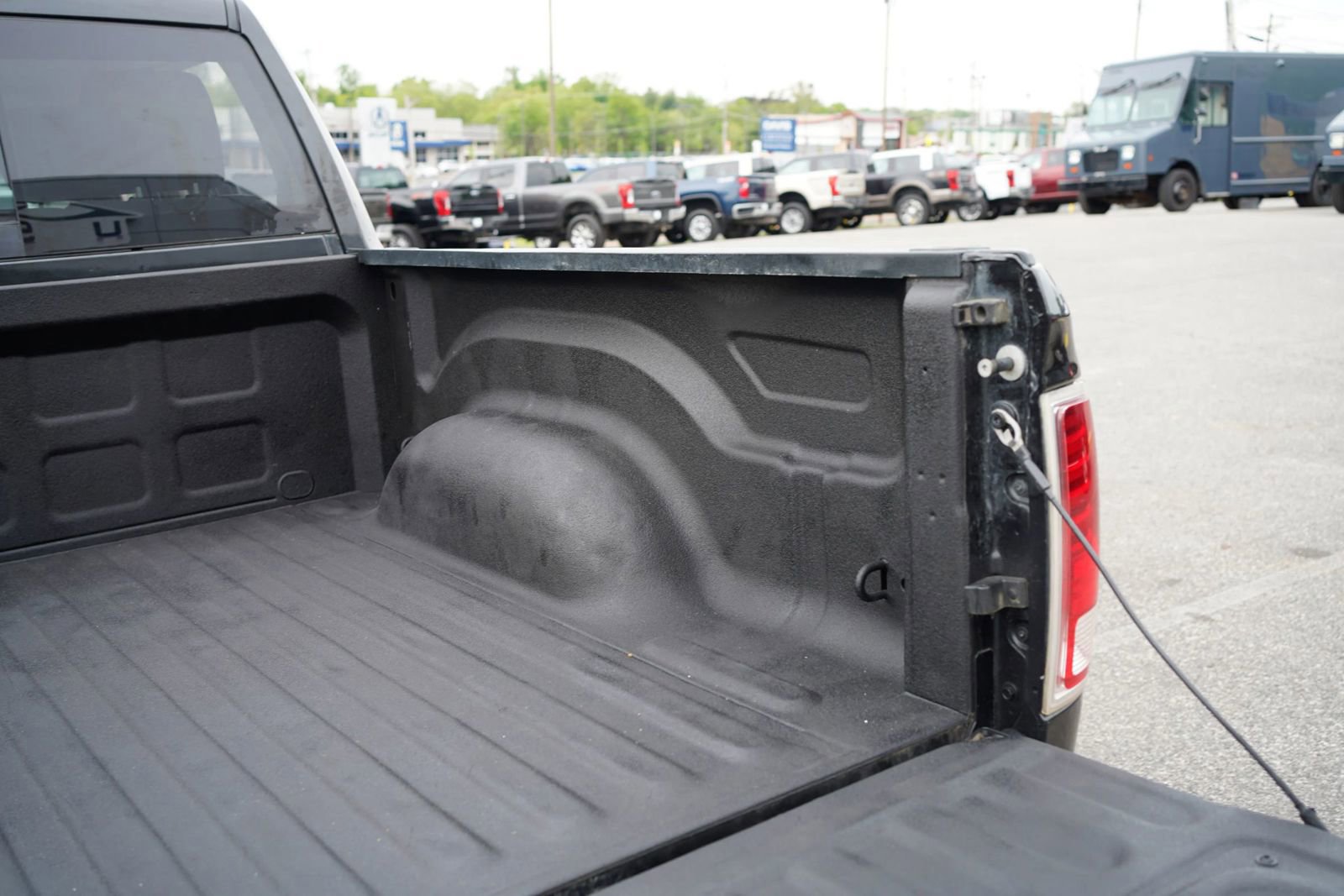 Used 2018 RAM 1500 Laramie w/ Convenience Group AWD/4WD image 13
