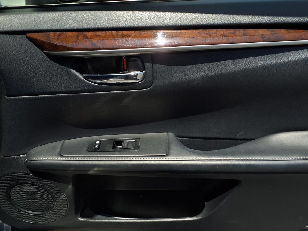 Used 2015 Lexus ES 350 w/ Premium Package FWD image 38