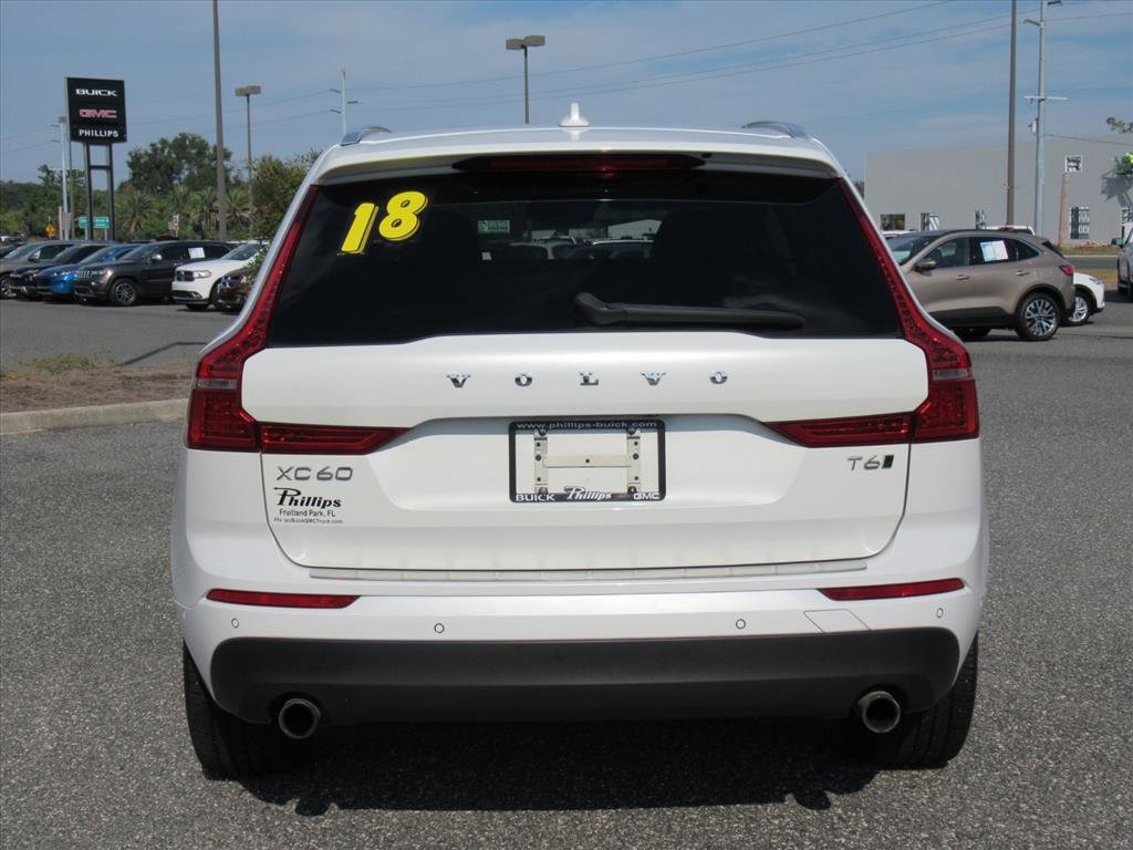 Used 2018 Volvo XC60 T6 Momentum w/ Convenience Package image 5