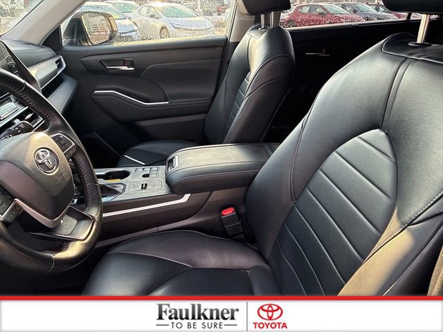 Used 2023 Toyota Highlander XLE image 28